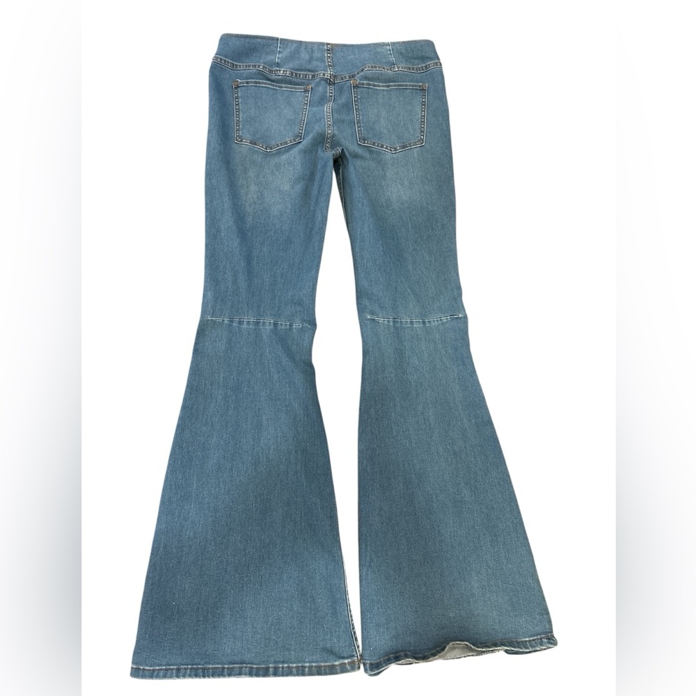 Free People Penny pull-on flare jeans - Picture 2 of 11